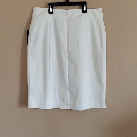 Worthington white lined skirt size 6P - Picture 3 of 10